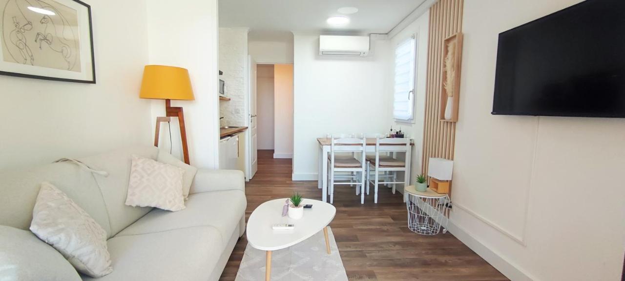 Chez Adriana Studio Vue Mer Avec Piscine Grimaud Dış mekan fotoğraf