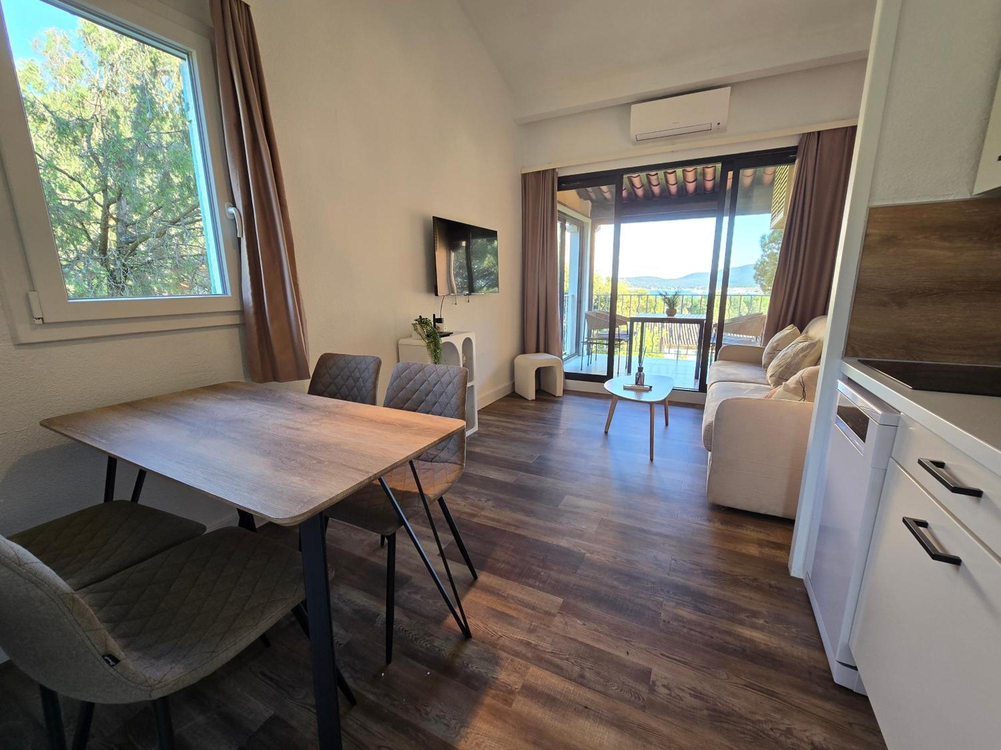 Chez Adriana Studio Vue Mer Avec Piscine Grimaud Dış mekan fotoğraf